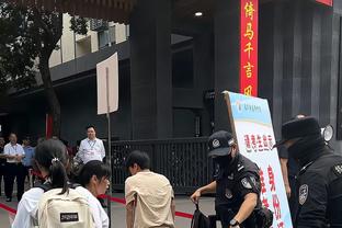 拜仁总监：戴尔也能在更衣室发挥作用 希望穆西亚拉长期留队